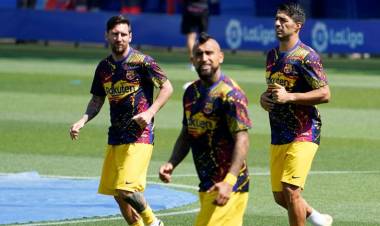 Conmoción en Barcelona: Koeman les dijo a Luis Suárez y a Arturo Vidal que se busquen club y crecen las dudas sobre la continuidad de Messi