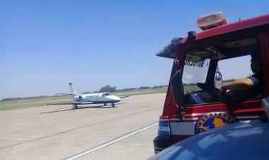 El fuego de una turbina de avión motivó un aterrizaje de emergencia en Las Higueras