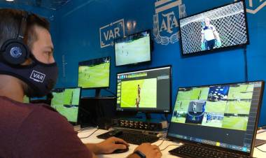 El VAR llega al fútbol argentino: cuál será la principal diferencia con el de la Conmebol