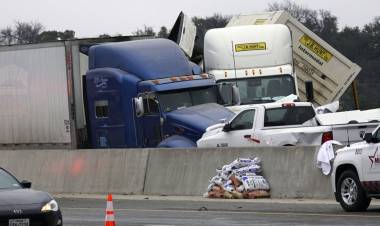 Accidente en cadena con unos 100 vehículos en Texas: al menos 5 muertos