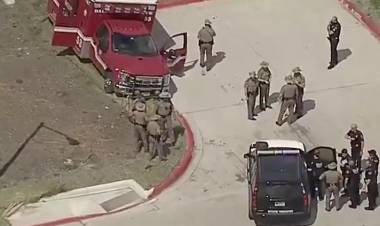 Desata persecución robo de ambulancia de Bomberos en Dallas