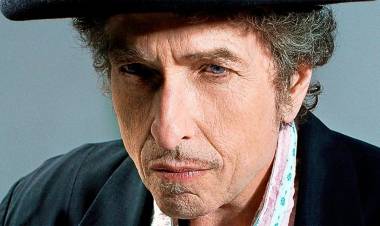 Una biografía de Bob Dylan plantea que el cantante falseó su pasado