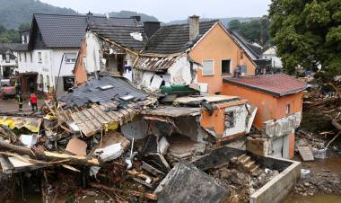 Ascienden a 133 los muertos a causa de las graves inundaciones en Alemania, mientras miles de personas siguen evacuadas por roturas de presas