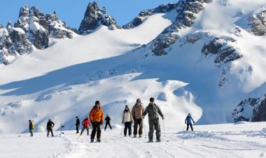 El cerro Perito Moreno extenderá la temporada invernal si persisten las nevadas