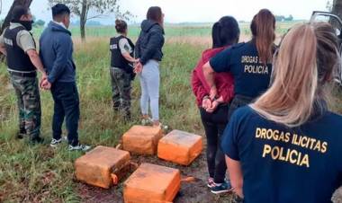 Arrojaron cocaína desde una avioneta que iba desde Bolivia a la Villa 1-11-14