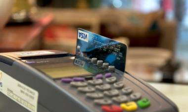 La AFIP extiende el plazo para la devolución del 15% en compras con tarjetas de débito