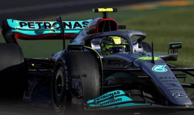 Se develó el misterio sobre la extraña luz que se vio debajo del Mercedes de Hamilton en el GP de Australia de la Fórmula 1