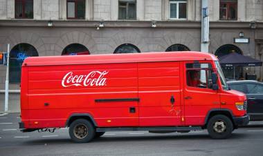 Coca-Cola prohíbe a sus empleados beber Pepsi y les impone otras reglas inusuales