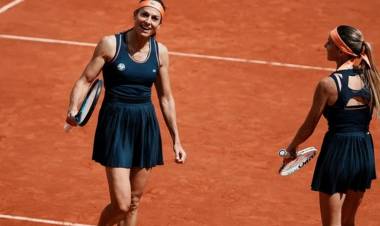 Roland Garros: Sabatini y Dulko ganaron y se lucieron