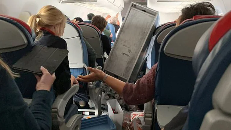 Turbulencias en el avión: cómo se generan, que daños pueden causar a los pasajeros y cómo afrontarlas