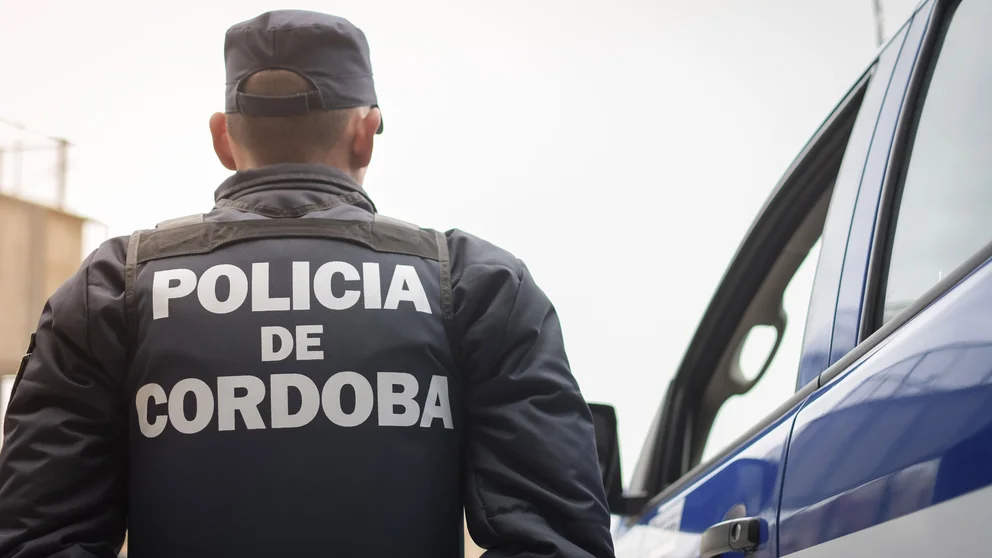 Horror en Córdoba: una mujer policía mató a su hijo de 10 años, hirió a su hija de 6 e intentó quitarse la vida