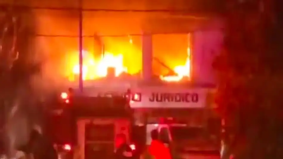 Explosión e incendio en Santos Lugares: hay seis heridos y 40 familias evacuadas