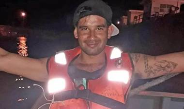 80 barcos, helicópteros y aviones: dramática búsqueda del pescador que cayó al agua en Chubut