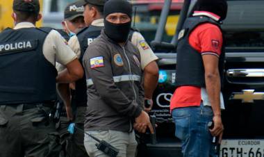 El Presidente de Ecuador declaró el estado de "conflicto armado interno" y moviliza a FFAA