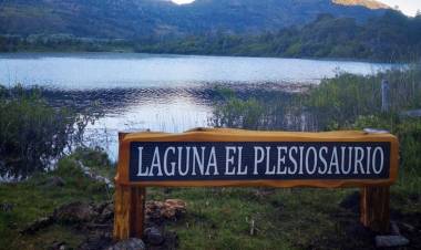 La leyenda de la Laguna del Plesiosaurio revive en El Hoyo