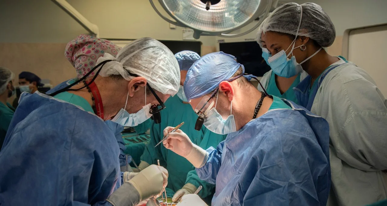 A partir de ahora, los médicos argentinos podrán ejercer en el exterior de manera directa