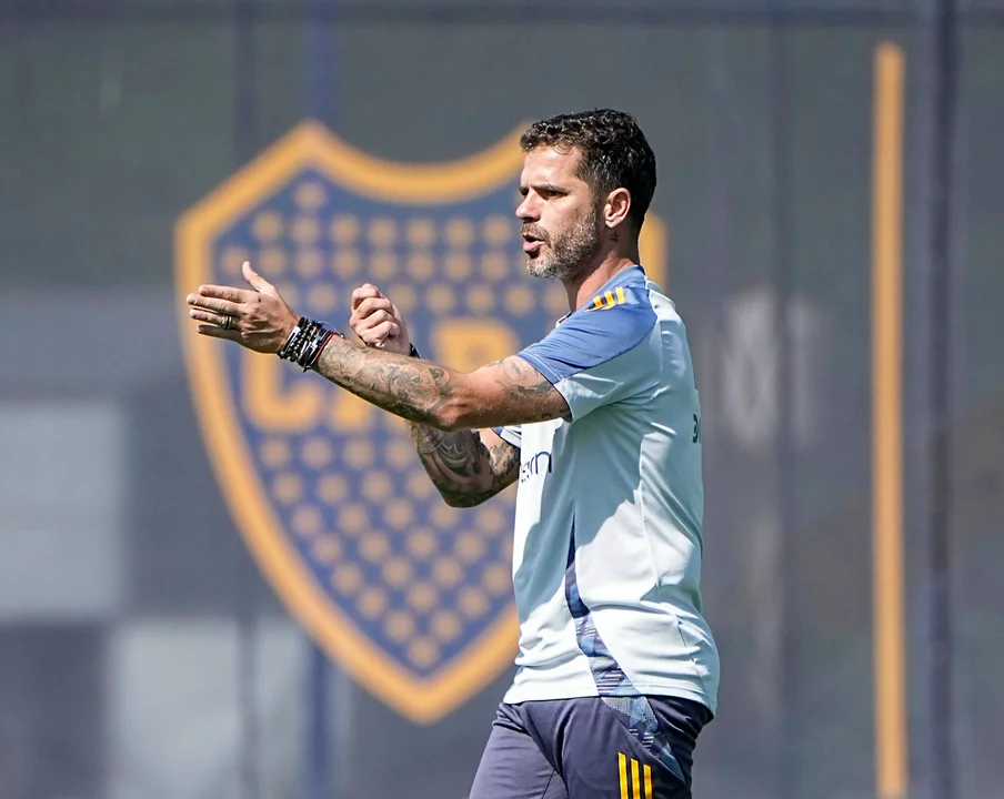 “Chicho” Serna confirmó la salida de Fernando Gago de Boca: “Hasta acá llegó”