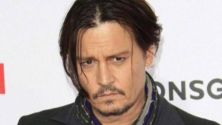 Johnny Depp fue desvinculado de un film tras ser denunciado por violencia de género