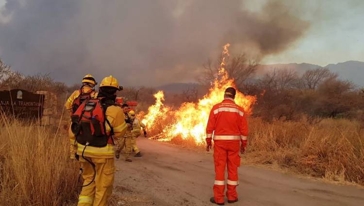 Desde comienzos de año, se quemaron 8.987.553 kilómetros cuadrados en la Argentina