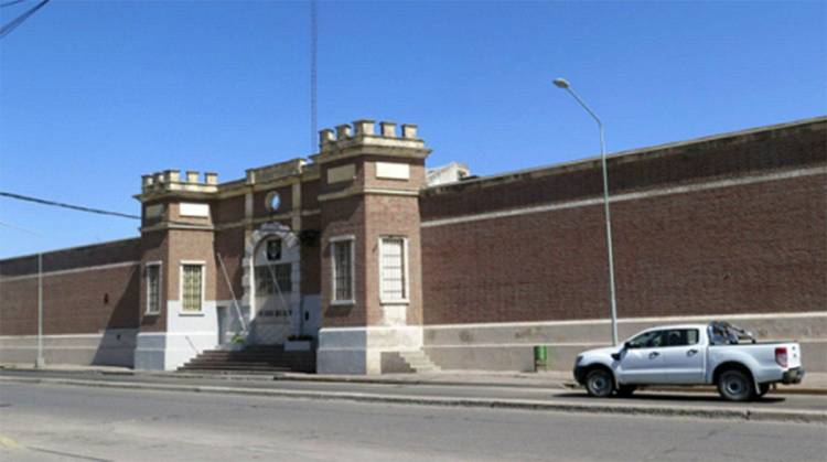 Dos internos de la cárcel de Río Cuarto cometían estafas telefónicas en Rosario