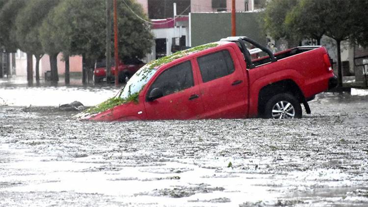 Una fuerte tormenta azotó a Santa Rosa de La Pampa: 100 evacuados