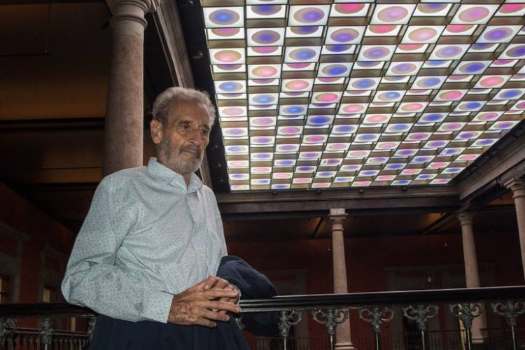 Murió Vicente Rojo, creador de la emblemática portada de Cien años de Soledad
