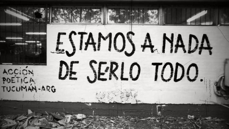 Los 10 años de “Acción poética” en Argentina: la movida que empezó en Tucumán e inundó de letras las paredes de todo el continente