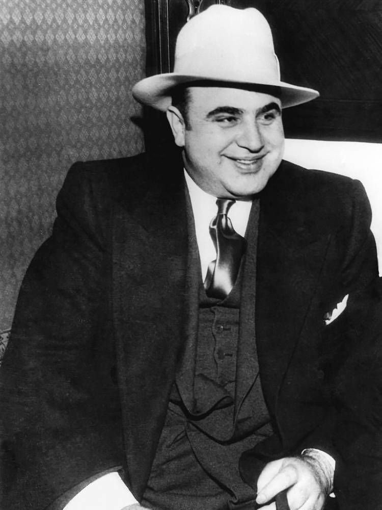 El día que se abrió la bóveda secreta de Al Capone: los cadáveres ausentes y el misterio de los millones de dólares perdidos