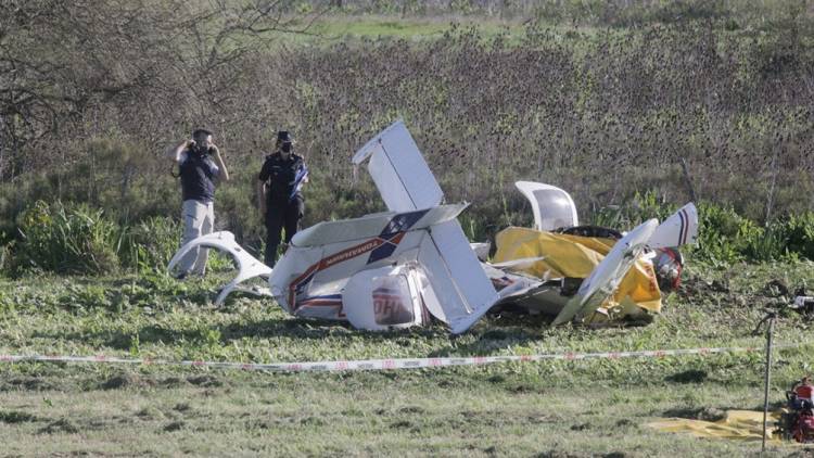 Un instructor de vuelo y su alumno murieron al caer una avioneta en Berazategui
