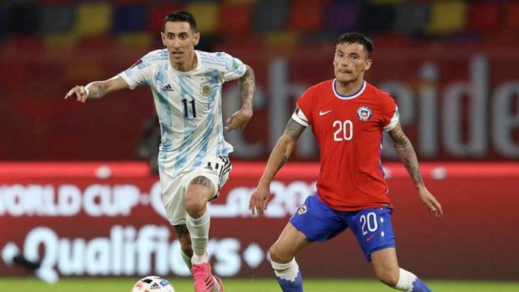 Argentina, sin Messi ni el DT Scaloni, visita a Chile en la altura de Calama