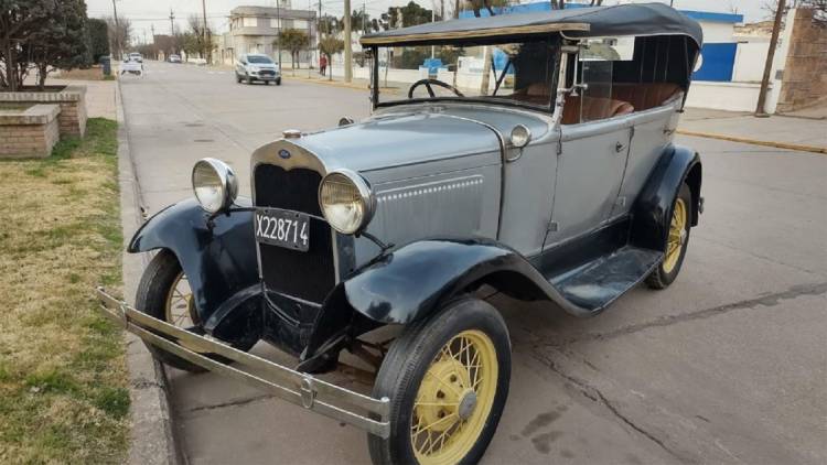 De Cabrera a Mendoza: vendió un Ford A el 14 de febrero y será el auto de una boda
