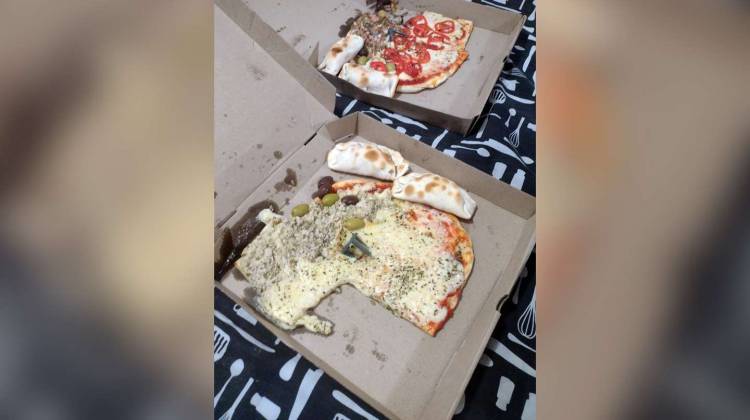 Pidió pizzas a domicilio, le faltaban porciones y desde el local acusaron al delivery