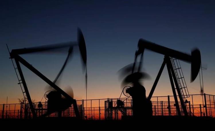 El precio del petróleo se hundió 13% por la situación en Ucrania y las expectativas de mayor producción de la OPEP