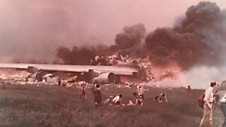 A 45 años de la mayor tragedia aérea de la historia: el choque de dos Jumbos, cuerpos en llamas y olor a muerte