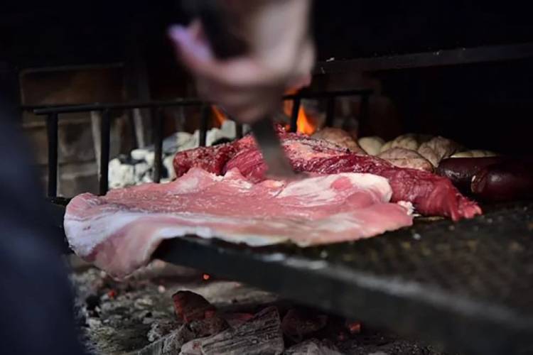 Tragedia en Jujuy: compartía un asado con amigos, se atragantó con un pedazo de carne y murió