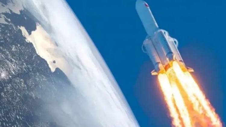 "Reingreso descontrolado: escombros de gigantesco cohete propulsor chino podrían caer a la Tierra