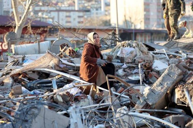 Ya son más de 7.800 los muertos por el terremoto en Turquía y Siria