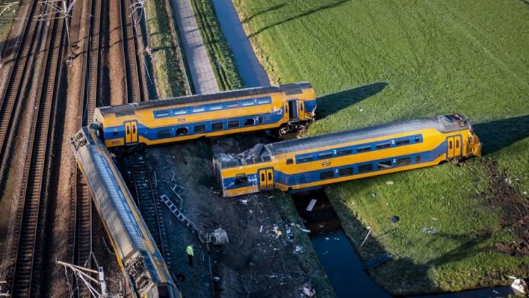 Un tren de alta velocidad chocó en Países Bajos: un muerto y 30 heridos