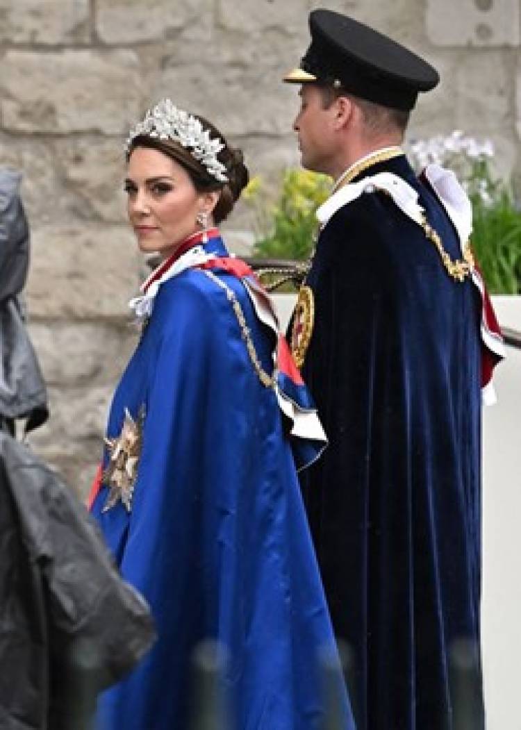 El rey Carlos III y su esposa Camila fueron coronados en una histórica ceremonia