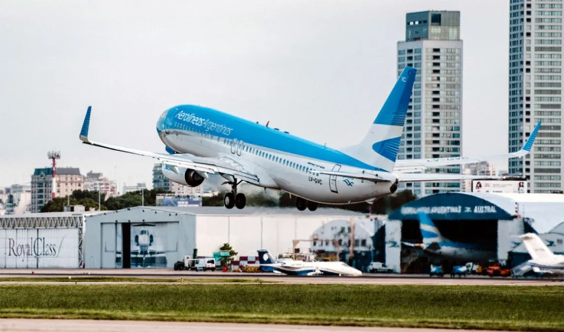 Amenaza de bomba en un avión de Aerolíneas Argentinas que estaba por despegar de Ezeiza