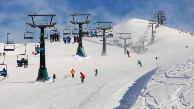 El pase para esquiar en Bariloche en 2024 costará casi como pasar un día en Disney