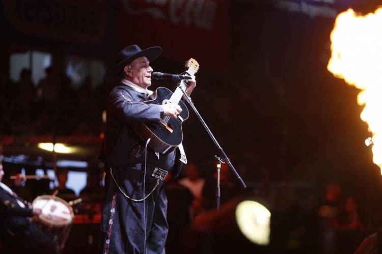 Jesús María vivió su gran noche con el Chaqueño Palavecino