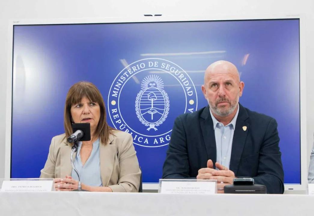 Patricia Bullrich cruzó a Waldo Wolff: "Si no resuelve problemas, dedíquese a ser comentarista de televisión"