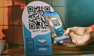 Mercado Pago vs bancos: el BCRA dispuso la interoperabilidad de los pagos con QR