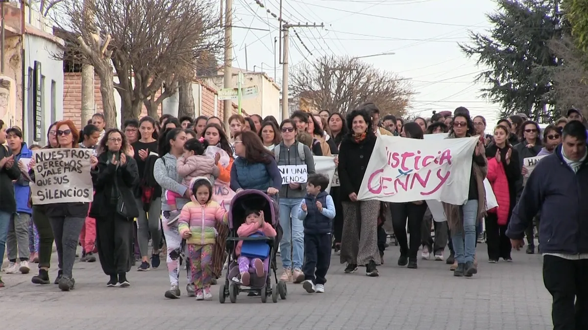 Amplia movilización en Achiras bajo la consigna de "Justicia por Jenny"