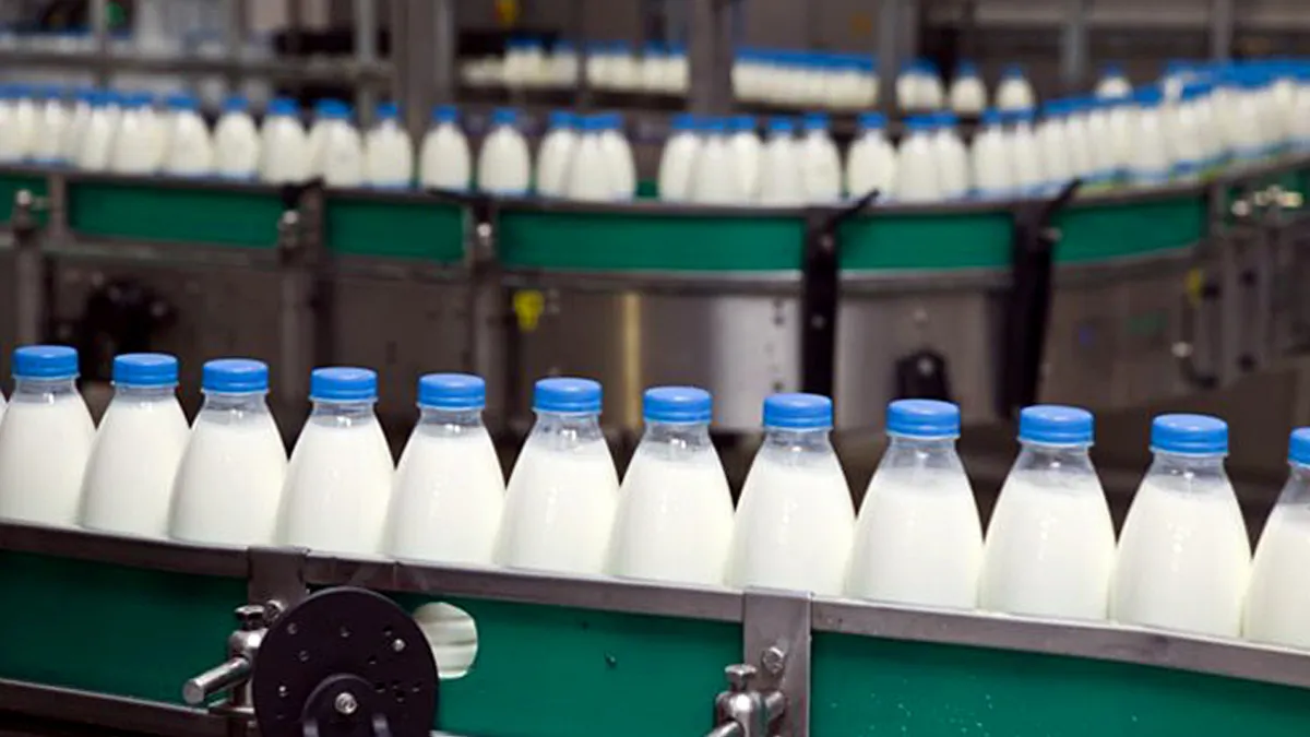 Por la caída en el consumo de lácteos, la producción de leche retrocedió 14,5%