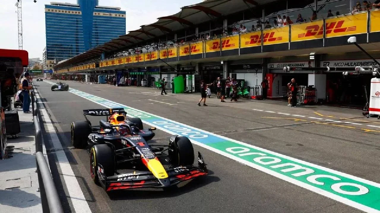 Verstappen lideró la primera prueba libre en el GP de Azerbaiyán en la que chocó Colapinto