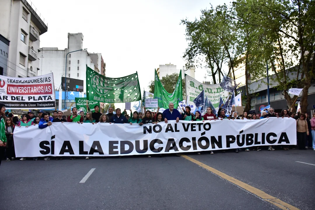 Docentes universitarios rechazaron el aumento del 6,8%, pero el Gobierno lo impondrá por decreto