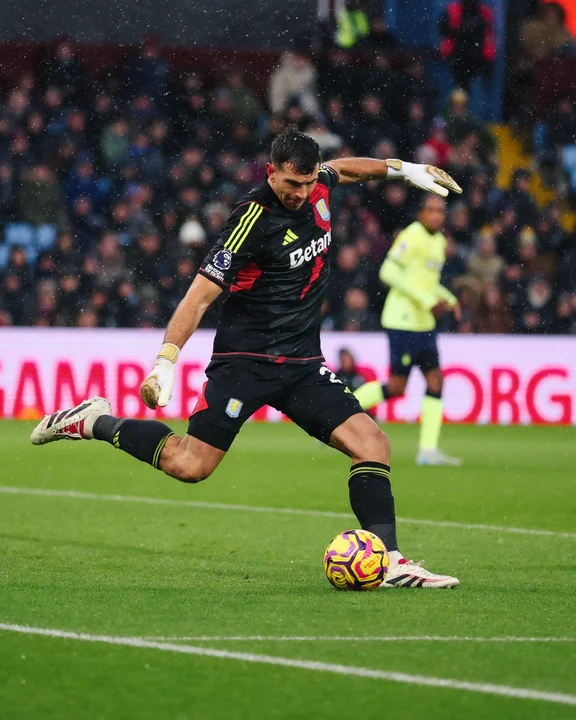 Premier League: el ´Dibu´ Martínez mantuvo la valla invicta en la victoria del Aston Villa al Southampton