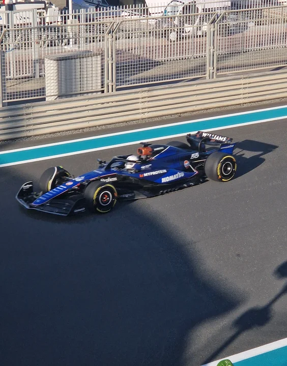 El español Carlos Sainz piloteó el monoplaza de Williams que usaba Franco Colapinto